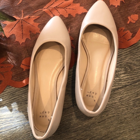 A New Day Women’s Pointed Light Pink Flats - Picture 1 of 2